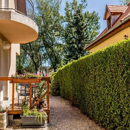 21 Boutique מלון דירות Balatonalmádi